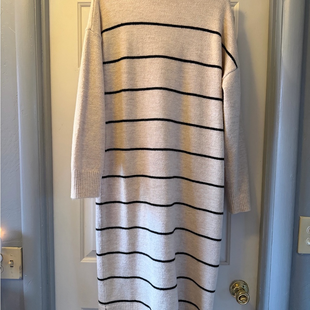 Chic Long Sleeve Striped Dress - Cream and Black